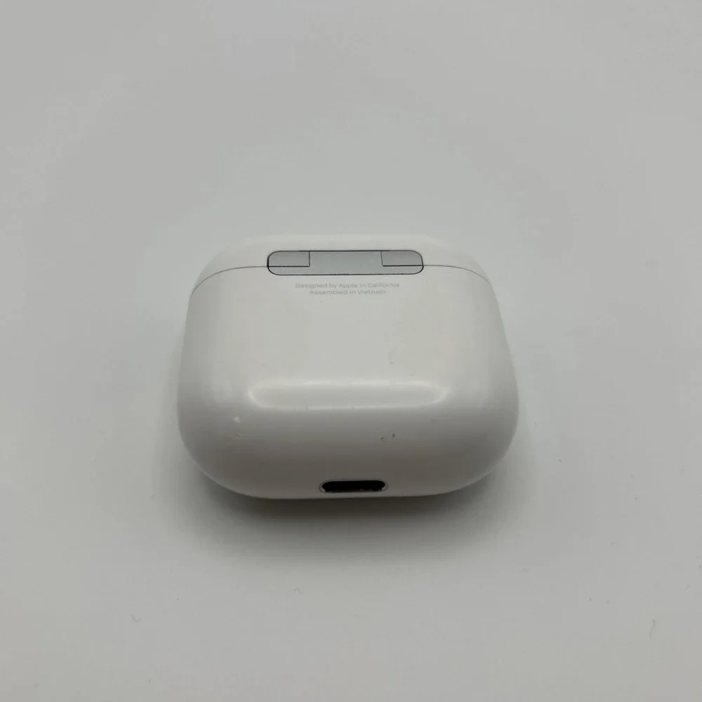 Apple AirPods 4 Charging Case (Without ANC) - A3058 (No AirPods) - Good